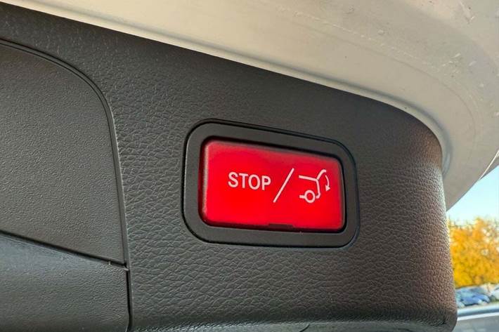 Hvid Mercedes EQC400 fra 2021