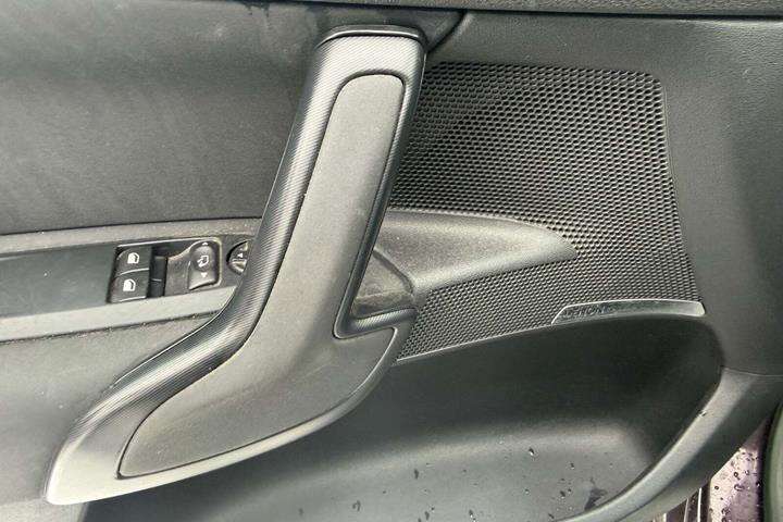 Rød Citroën DS4 fra 2014 set indefra