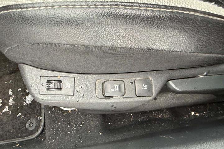 Rød Citroën DS4 fra 2014 set indefra