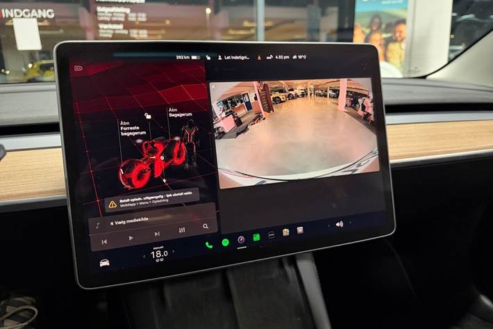 Hvid Tesla Model 3 fra 2023