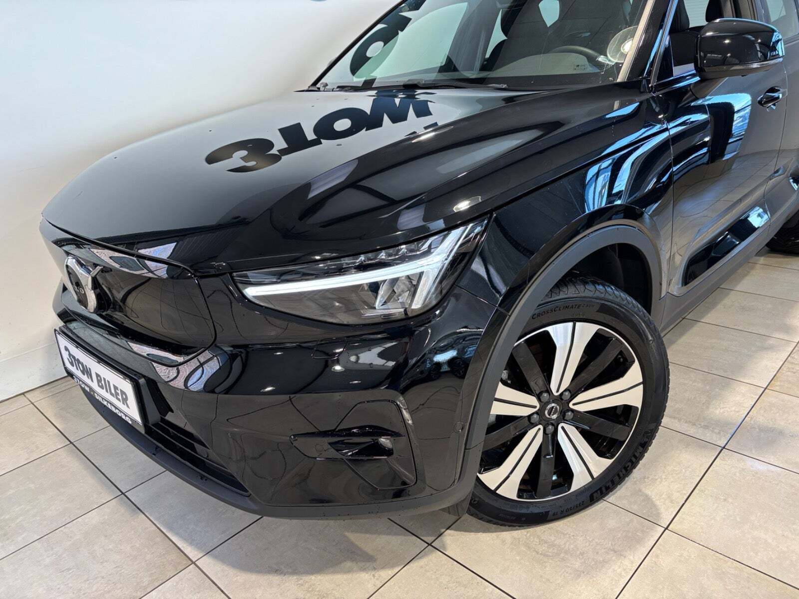 Sort Volvo XC40 fra 2023
