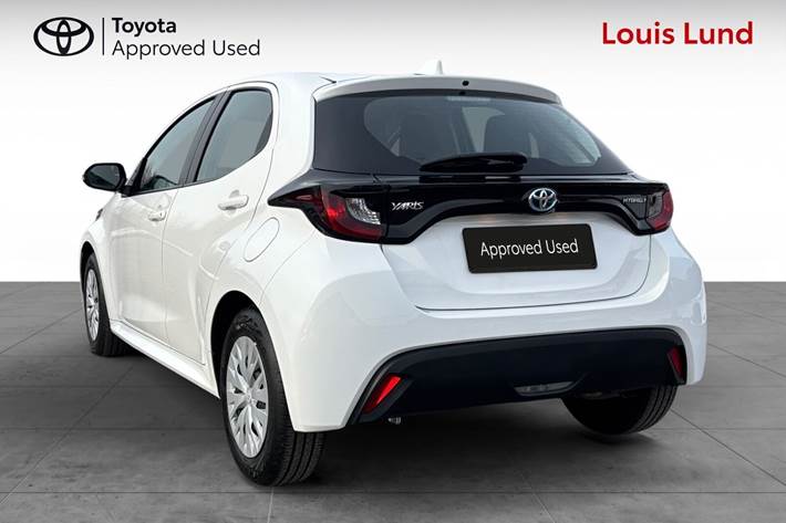 Hvid Toyota Yaris fra 2021