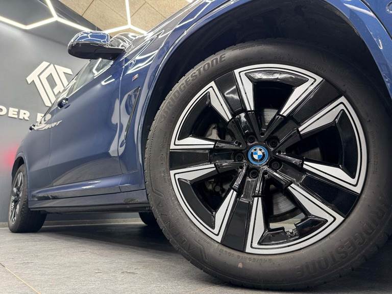 BMW iX3 Charged M-Sport