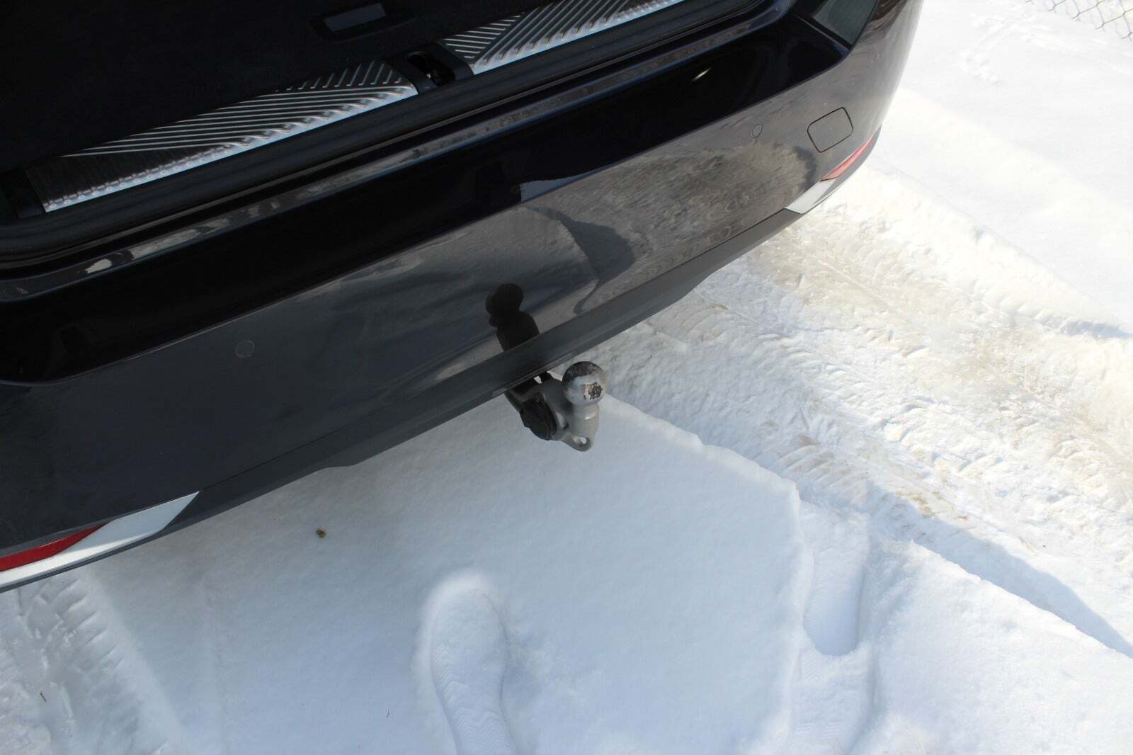 Grå BMW i5 fra 2025