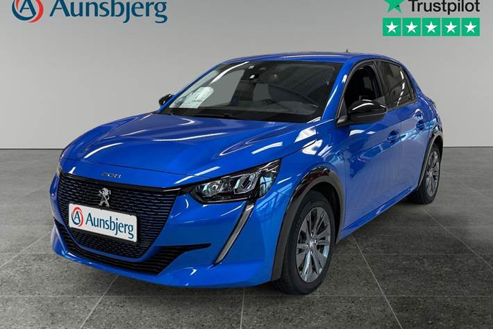 Blå Peugeot e-208 fra 2022 set udefra