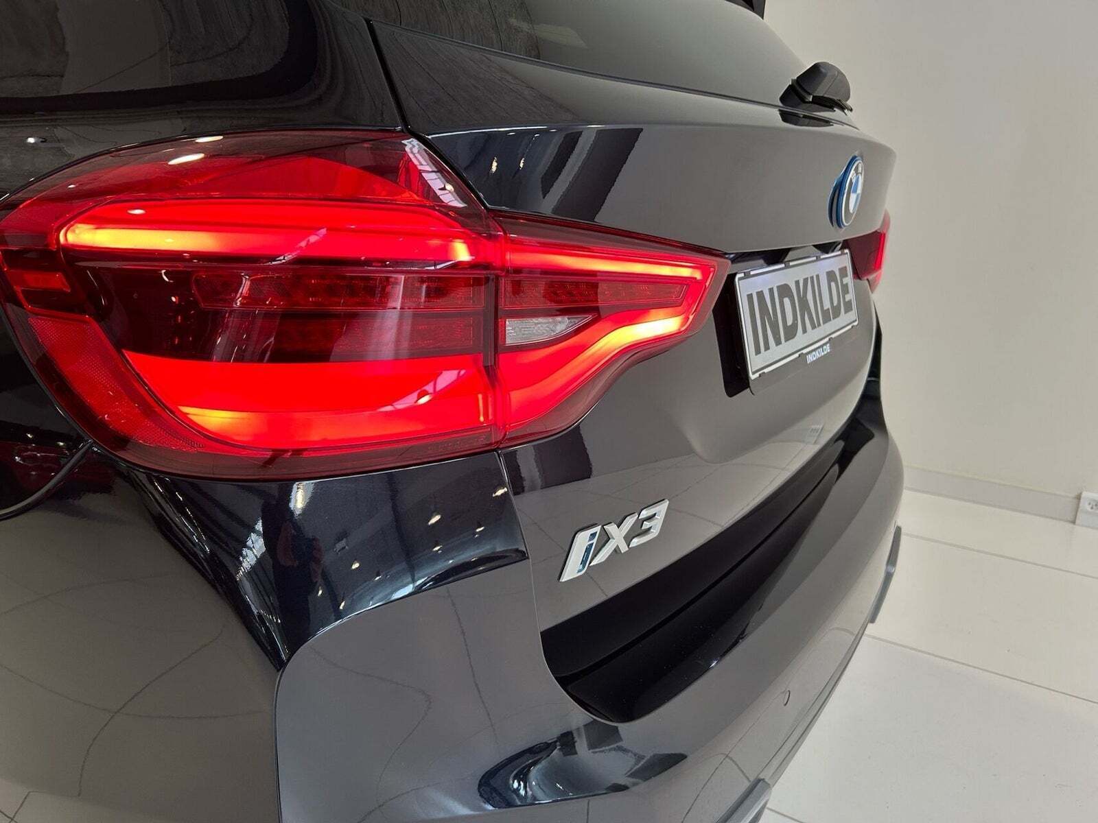 Sort BMW iX3 fra 2021