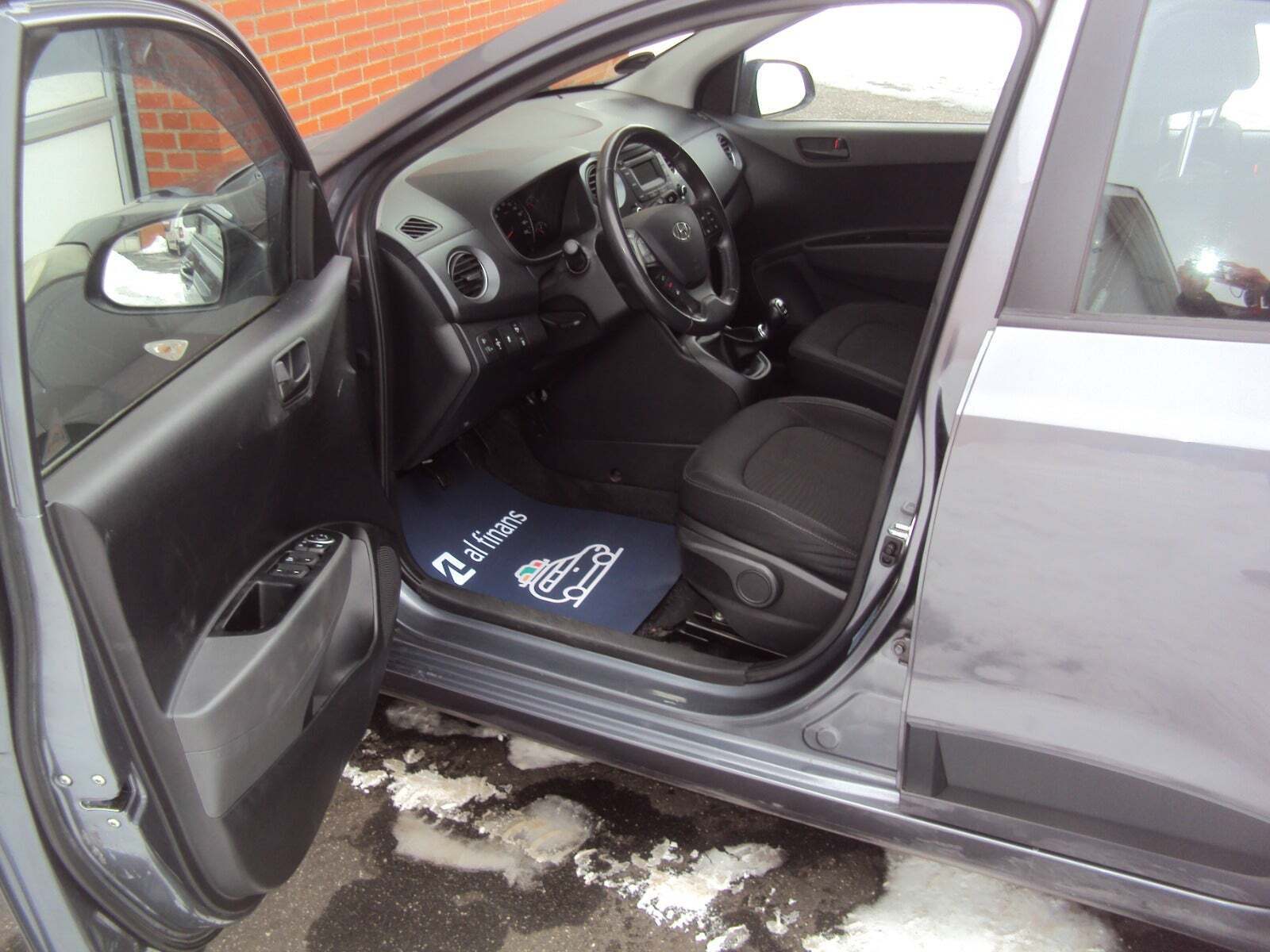 Hyundai i10 1,0 Black Line