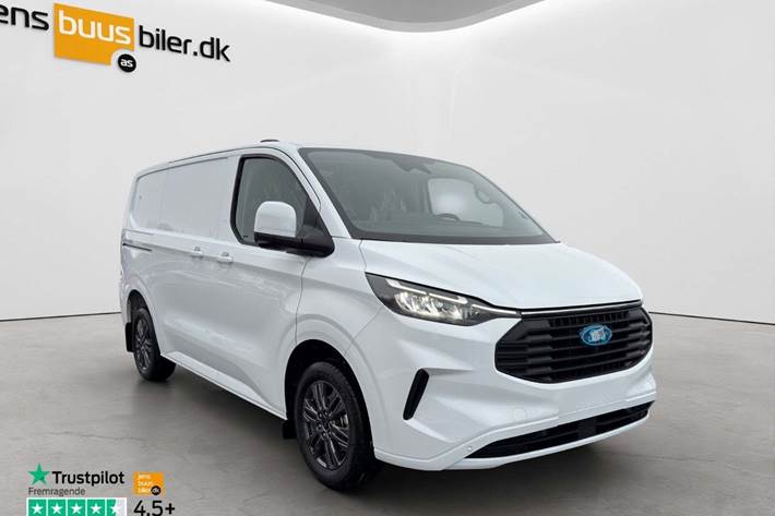 Hvid Ford Transit Custom 320S fra 2026 set udefra