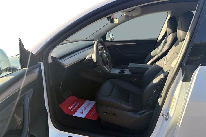 undefined Tesla Model Y fra 2023