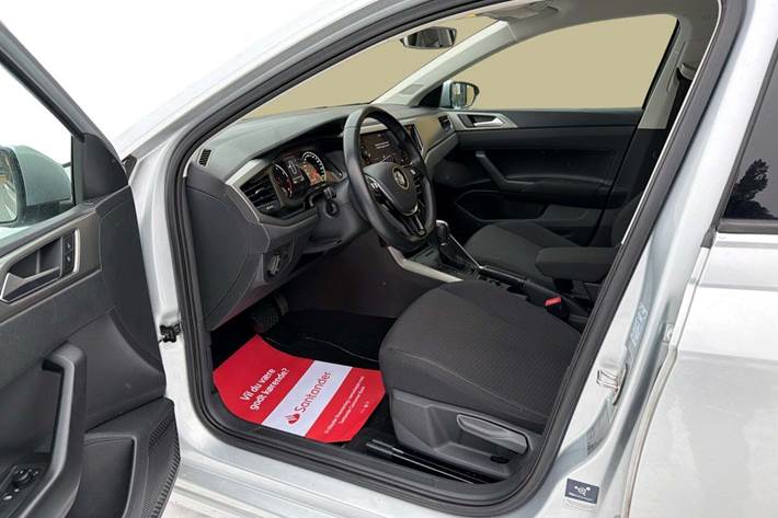 Sølv VW Polo fra 2019