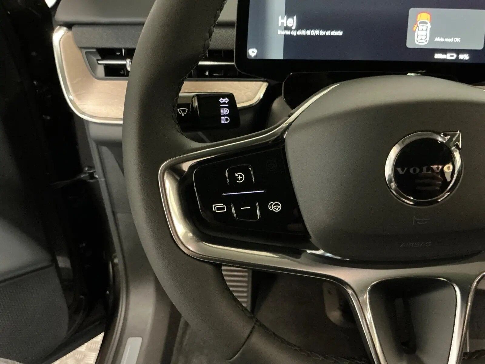 Grå Volvo EX90 fra 2025