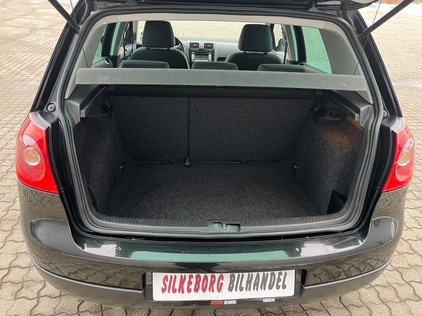 Sort VW Golf V fra 2008