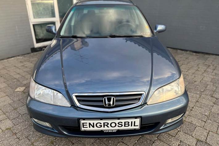 Blå Honda Accord fra 2002