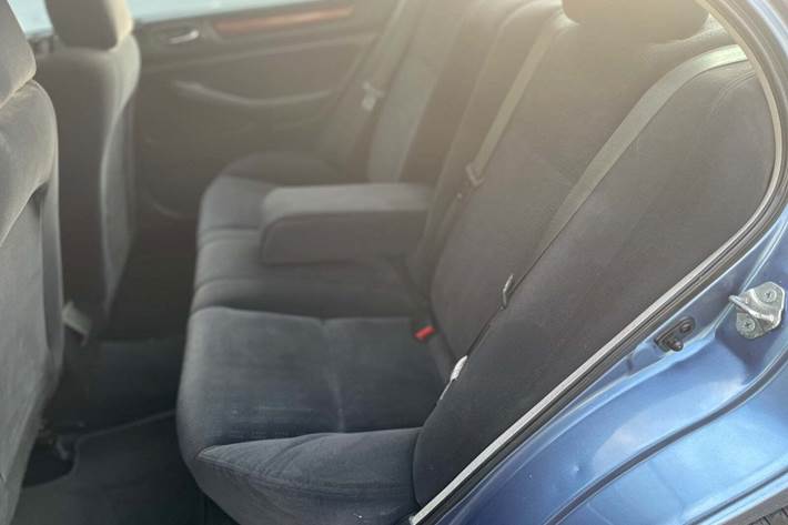 Blå Honda Accord fra 2002