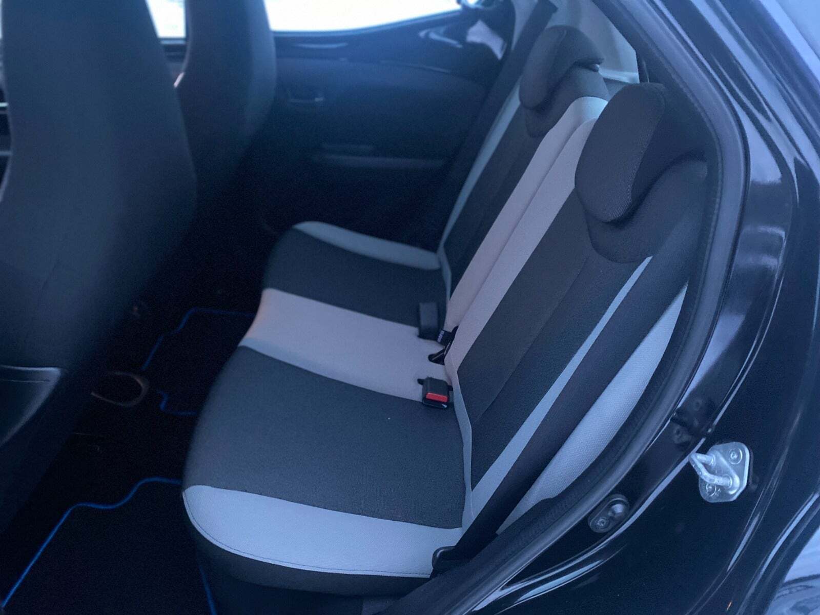 Sort Toyota Aygo fra 2015