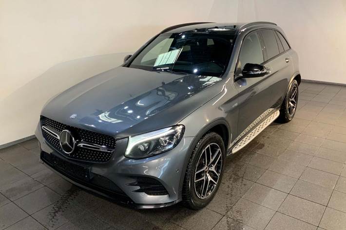 Grå Mercedes GLC43 fra 2017 set udefra