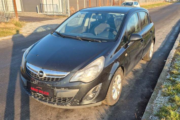 undefined Opel Corsa fra 2014 set udefra