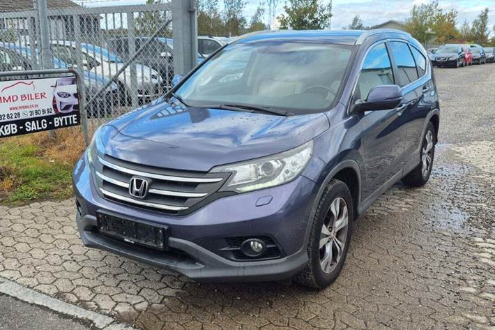 Hvid Honda CR-V fra 2013 set udefra