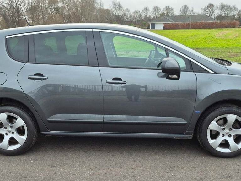 Peugeot 3008 2,0 HDi 150 Premium+