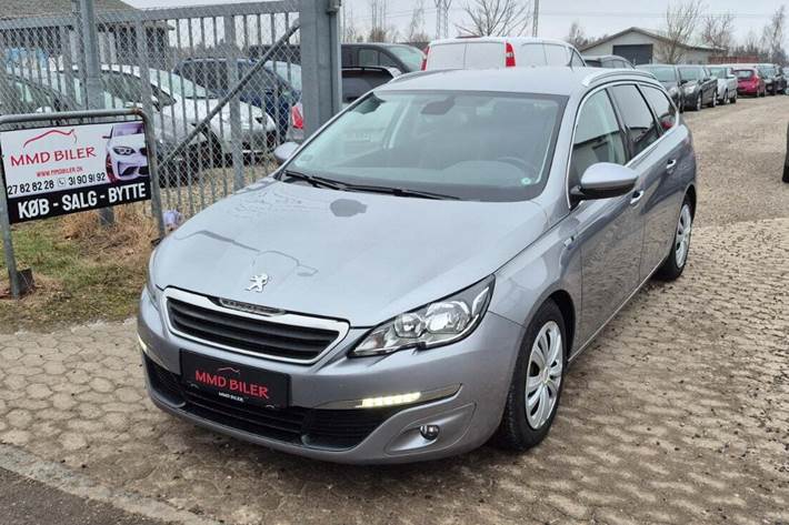 undefined Peugeot 308 fra 2015 set udefra