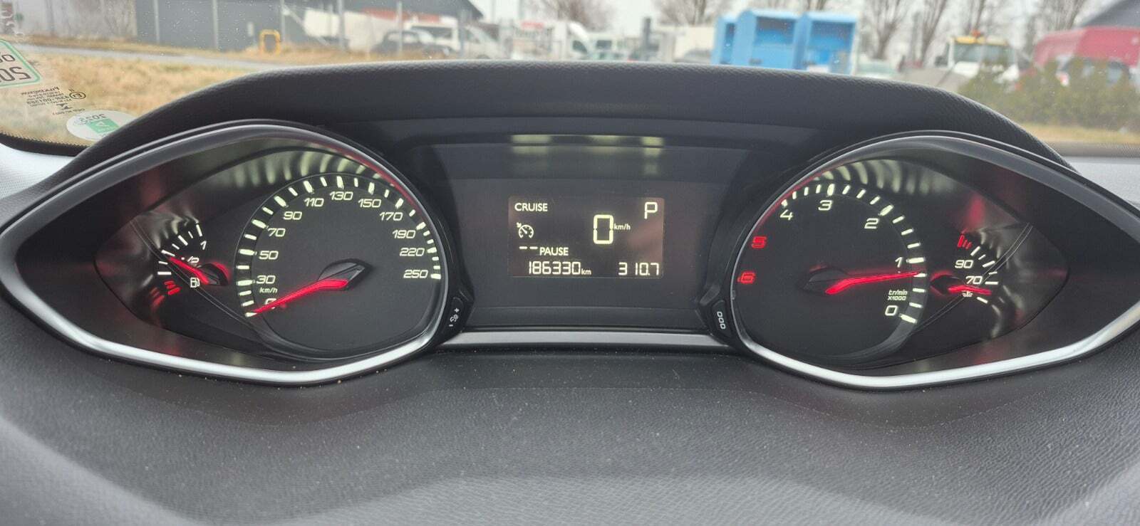 undefined Peugeot 308 fra 2015