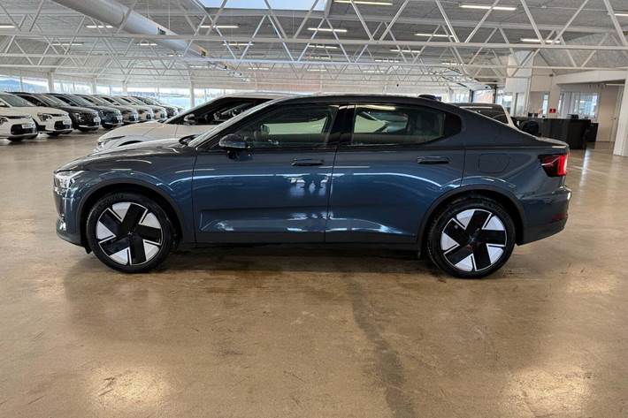 Blå Polestar 2 fra 2025