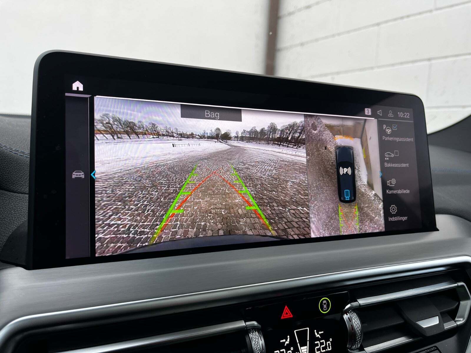 Blå BMW iX3 fra 2023