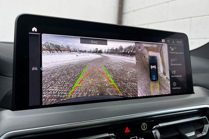 Blå BMW iX3 fra 2023