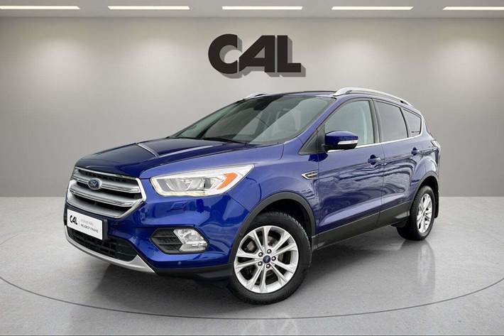 Blå Ford Kuga fra 2017