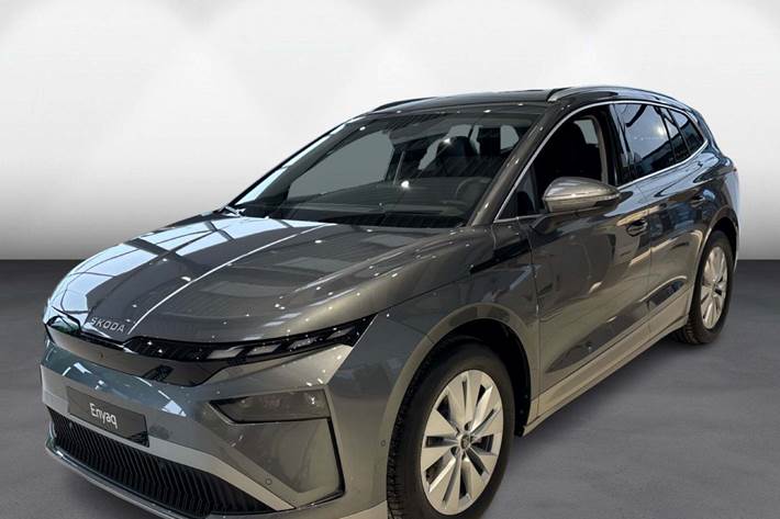 Grå Skoda Enyaq fra 2026 set udefra