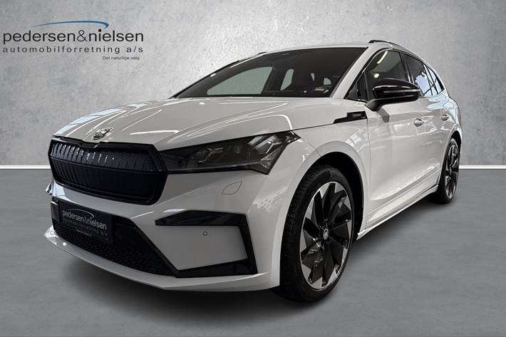 Hvid Skoda Enyaq fra 2021 set udefra