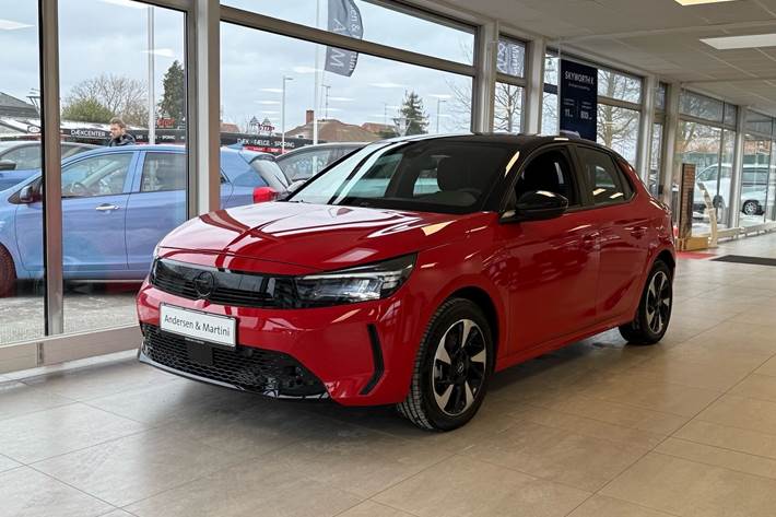 Rød Opel Corsa-e fra 2024