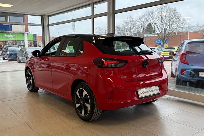 Rød Opel Corsa-e fra 2024