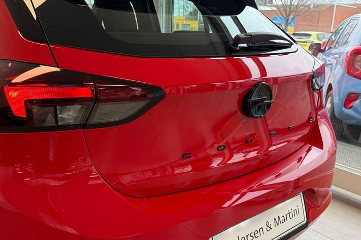 Rød Opel Corsa-e fra 2024
