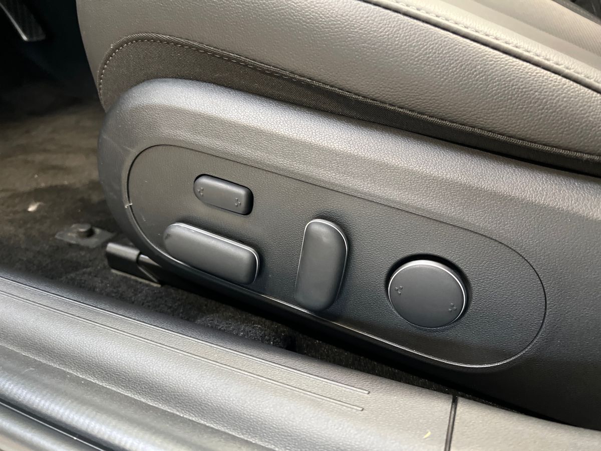 Grå Hyundai Ioniq 6 fra 2025