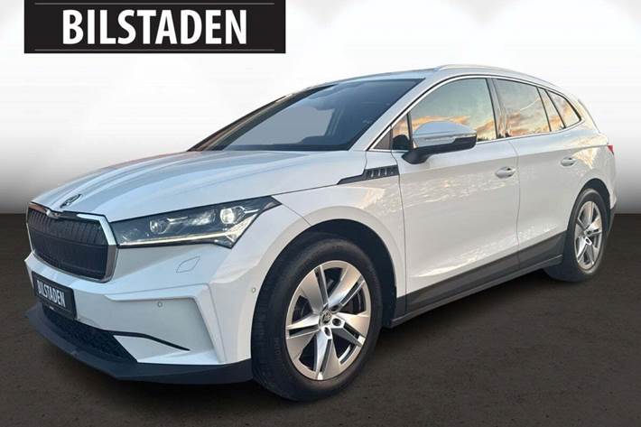 Hvid Skoda Enyaq fra 2022 set udefra