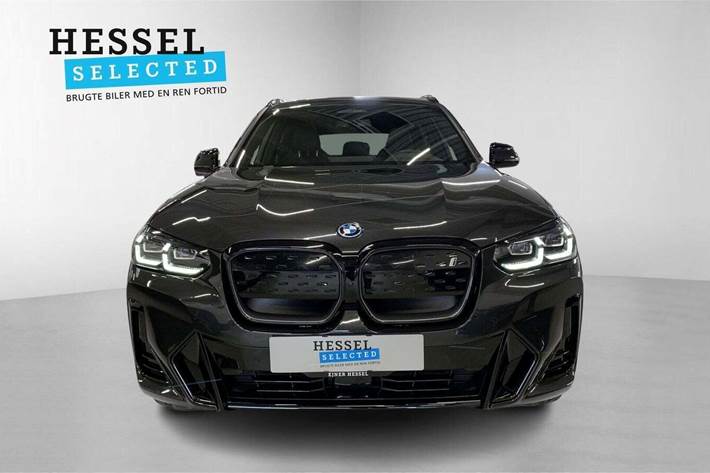 Grå BMW iX3 fra 2023