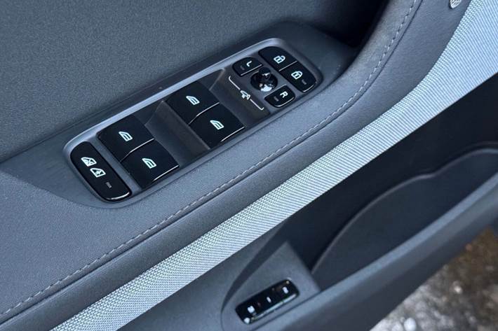 Grå Polestar 2 fra 2024