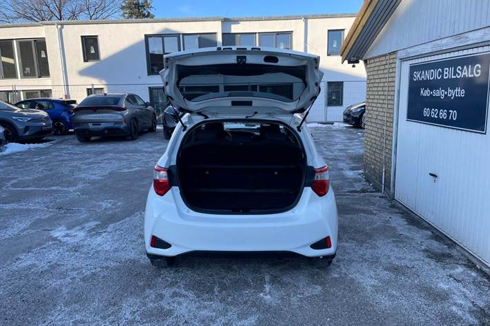 Hvid Toyota Yaris fra 2017