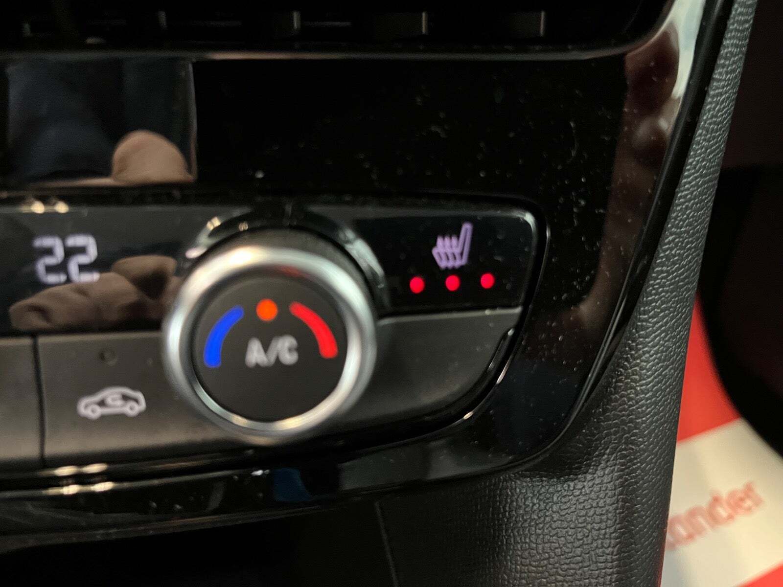 Grøn Opel Mokka-e fra 2023