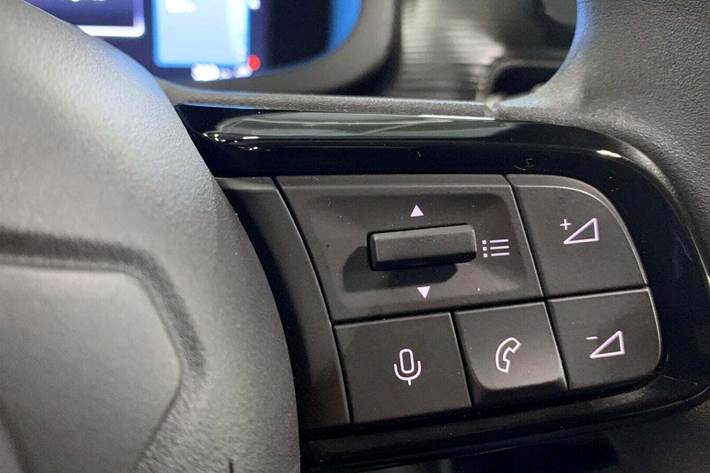 Rød Jeep Avenger fra 2023