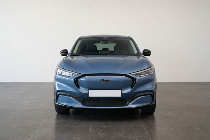 Blå Ford Mustang Mach-E fra 2024