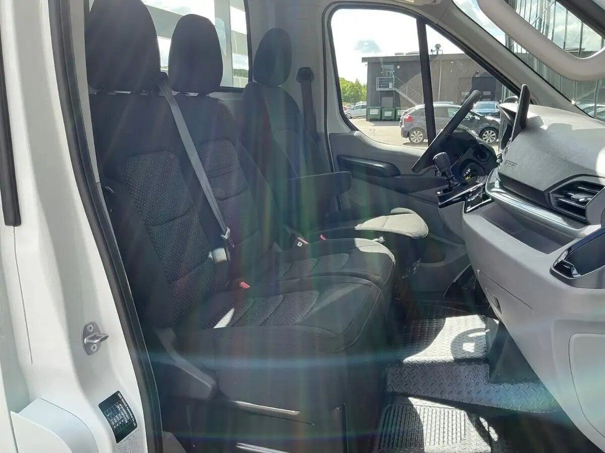 Hvid Maxus Deliver9 fra 2025