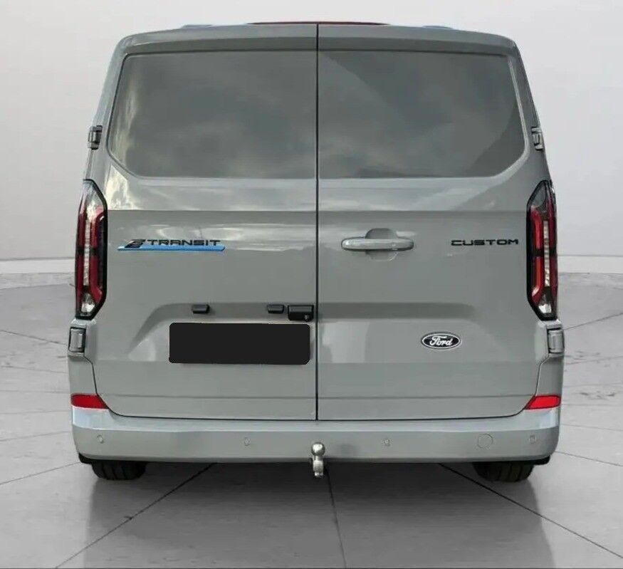 Ford E-Transit Custom 340 L2H1 EL Limited 218HK Van Aut.