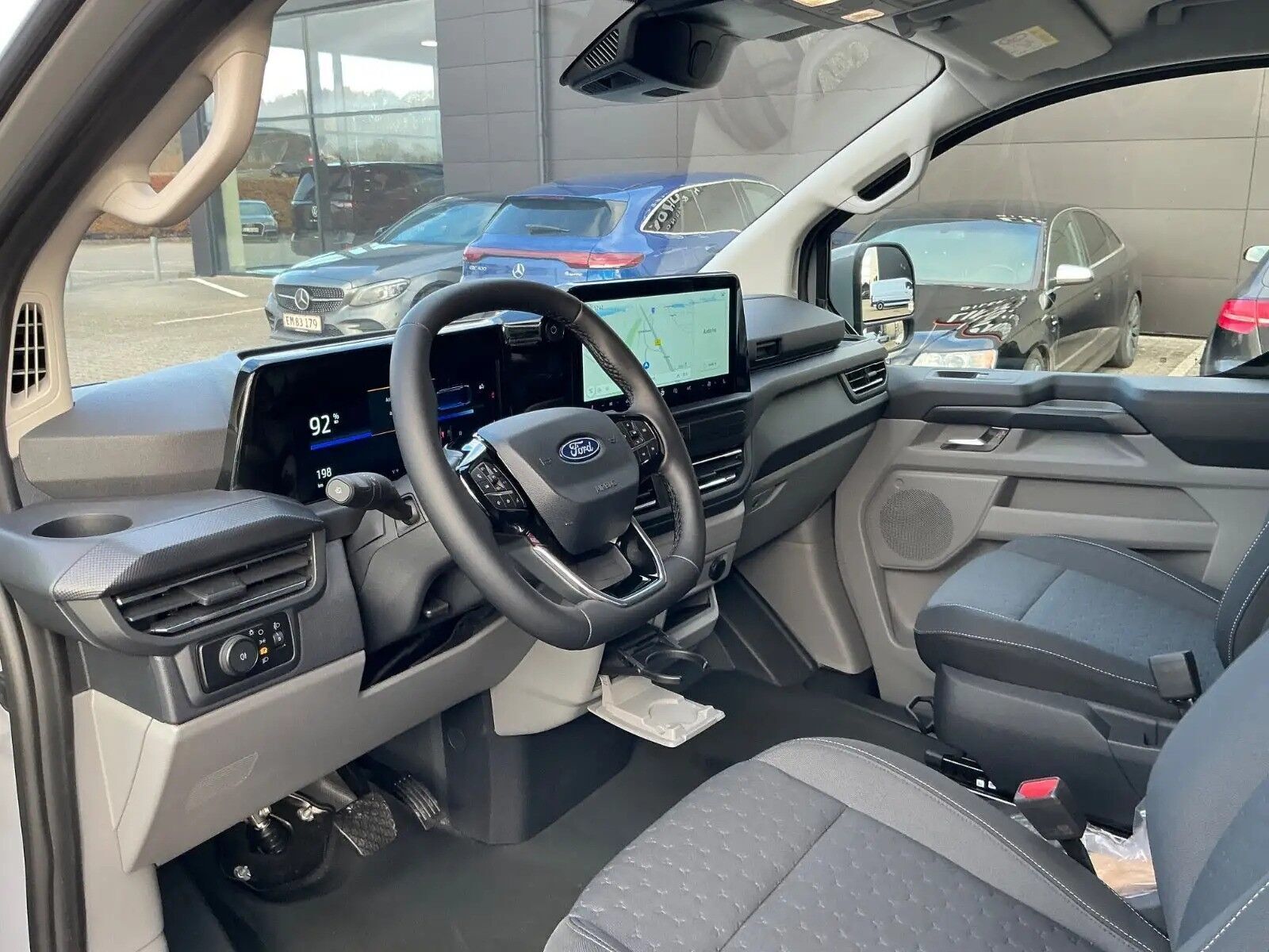 Ford E-Transit Custom 340 L2H1 EL Limited 218HK Van Aut.