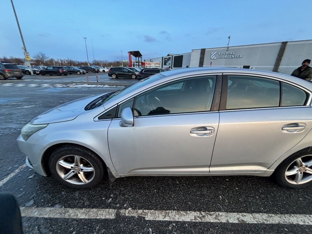 Toyota Avensis 2,0 SD D-4D.DPF.MAN.