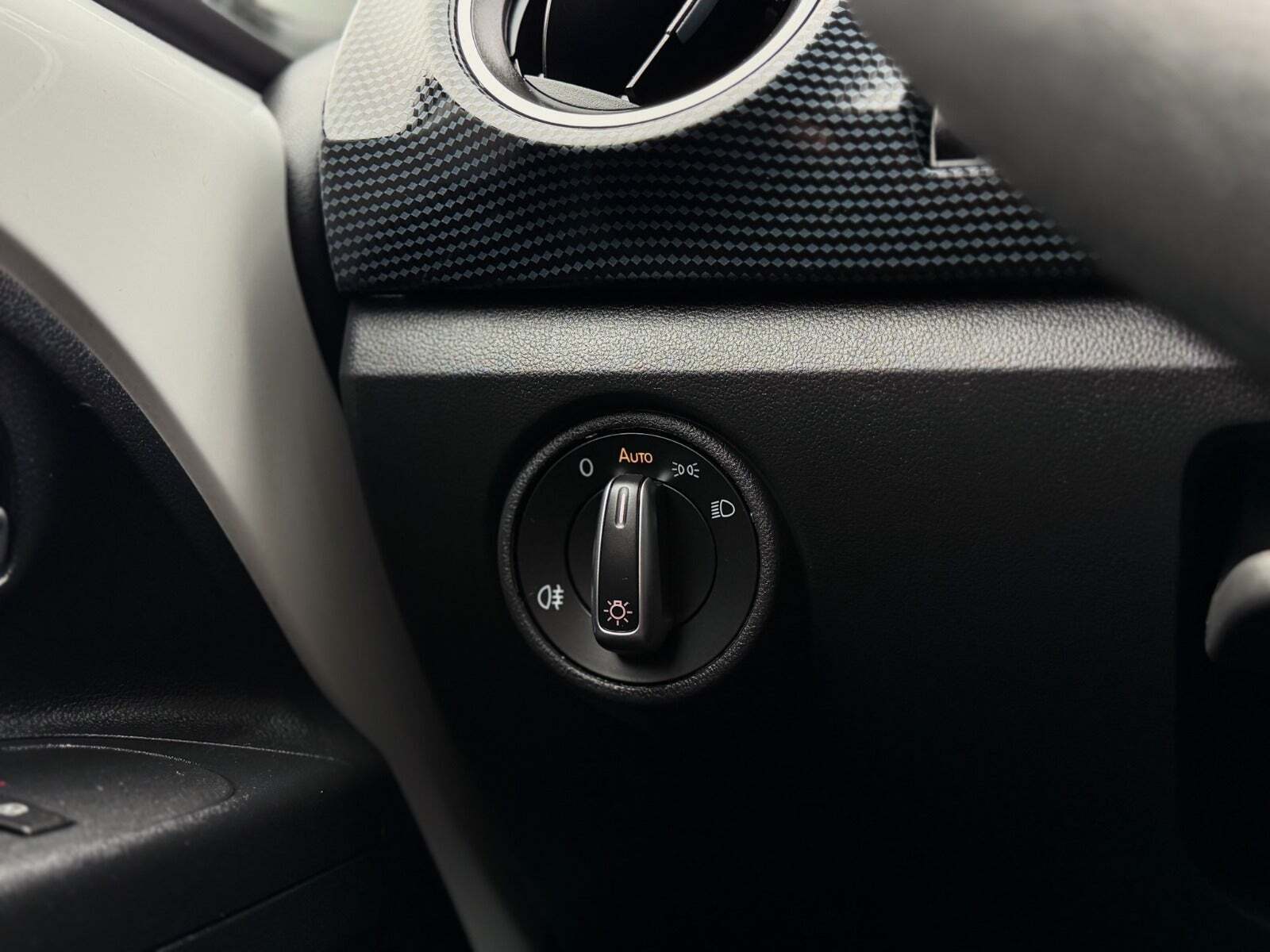 Hvid VW E-UP! fra 2022