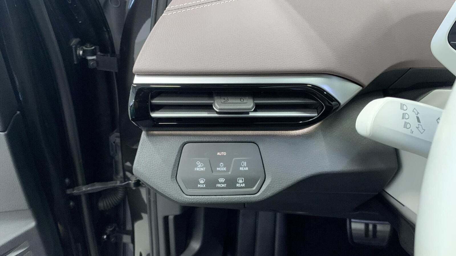 Grå VW ID.4 fra 2021