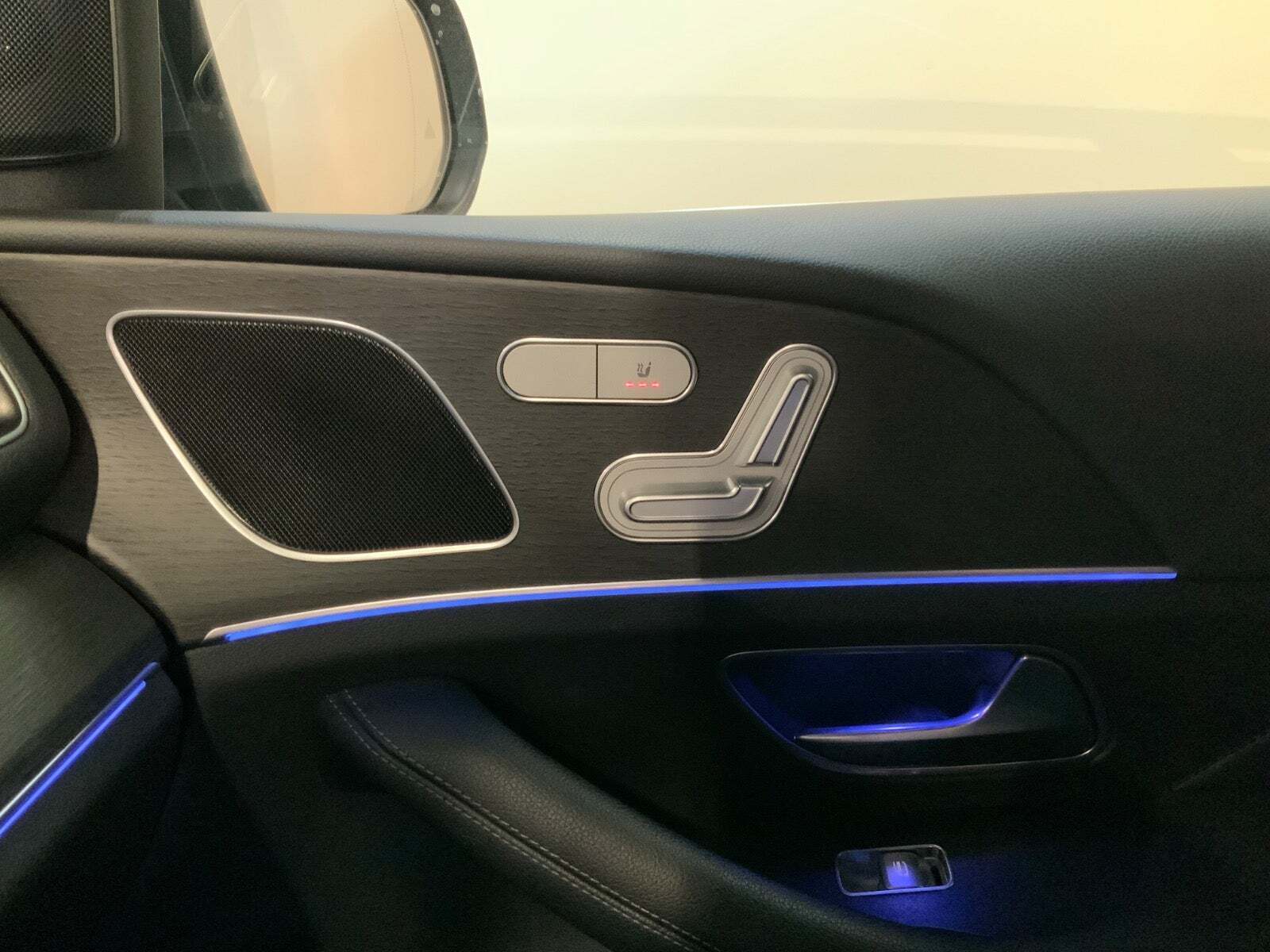 Grå Mercedes GLE350 d fra 2021