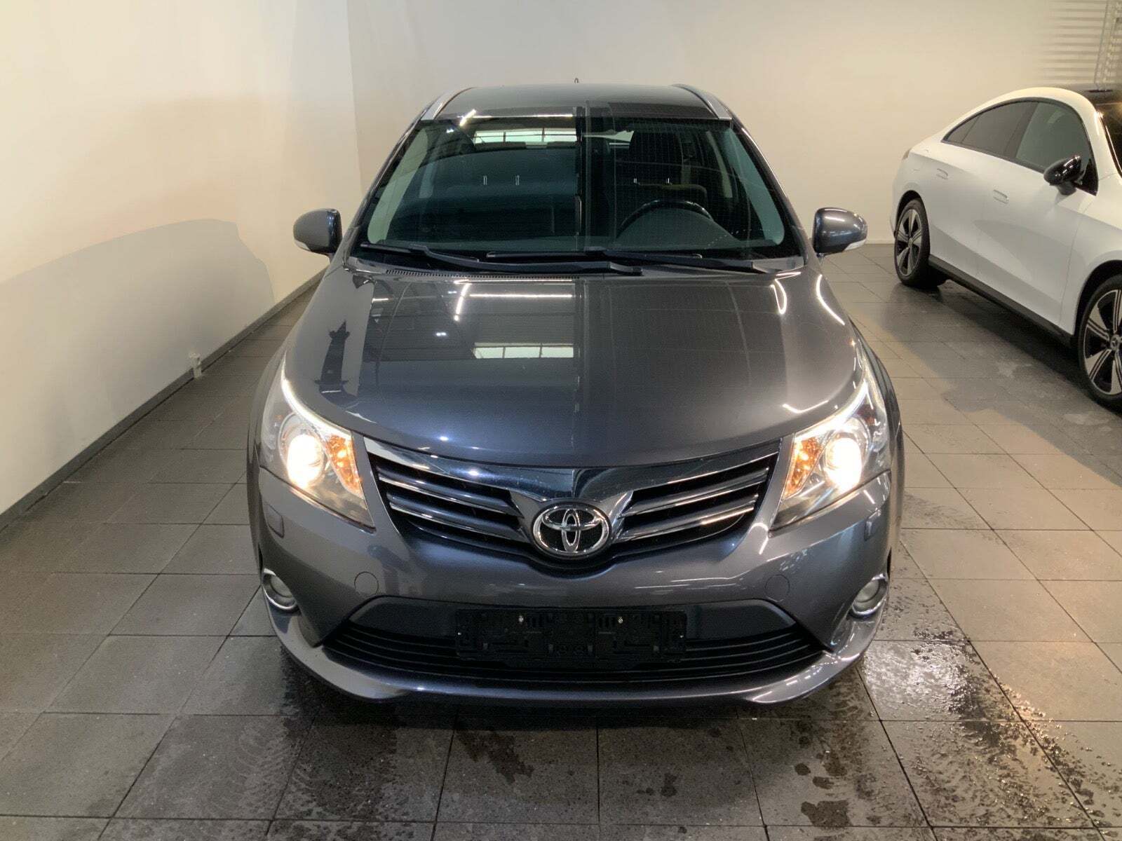 Toyota Avensis 2,0 D-4D T2 stc.